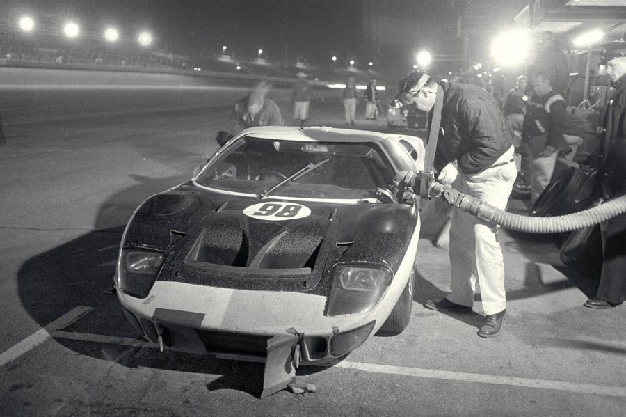  Ford GT40 (Mk II) 1965 года  (фото 82 из 118)